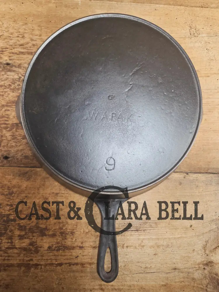 GORGEOUS! Early 1900’s Era #9 Wapak straight block bacon skillet. One of a kind piece for your gourmet kitchen! Skillet