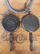 GORGEOUS. Early 1900’s Griswold New American No. 8 Waffle Iron with Low Base 976 C/977 C - Waffle Iron
