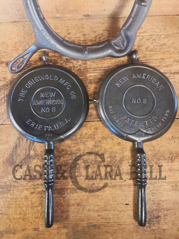 GORGEOUS. Early 1900’s Griswold New American No. 8 Waffle Iron with Low Base 976 C/977 C - Waffle Iron