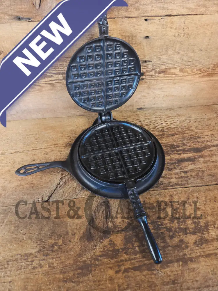 GORGEOUS. Early 1900’s Griswold New American No. 8 Waffle Iron with Low Base 976 C/977 C - Waffle Iron