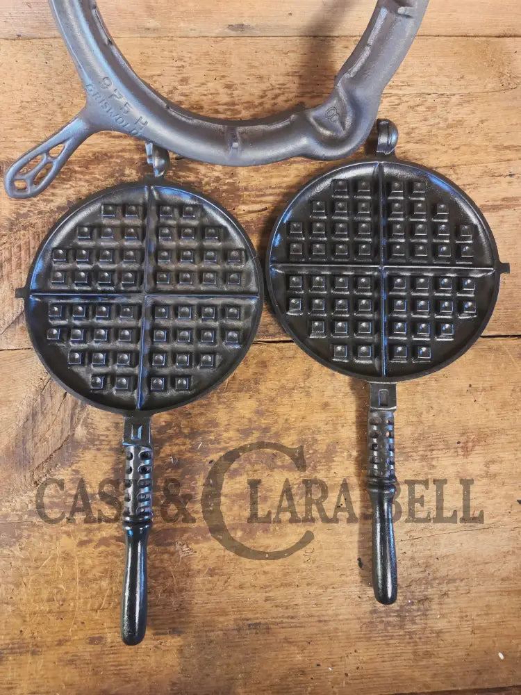 GORGEOUS. Early 1900’s Griswold New American No. 8 Waffle Iron with Low Base 976 C/977 C - Waffle Iron