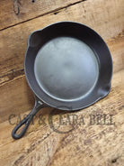 Gorgeous. Early 1900’s Lodge #5 Cast Iron Skillet with No notches! Tougher one to find handles amazingly light Skillet