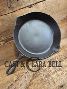Gorgeous. Early 1900’s Lodge #5 Cast Iron Skillet with No notches! Tougher one to find handles amazingly light Skillet
