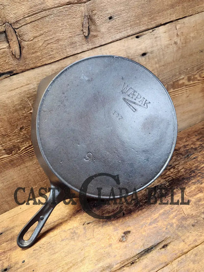 Gorgeous Early 1900’S Wapak #9 (#102) Cast Iron Skillet.