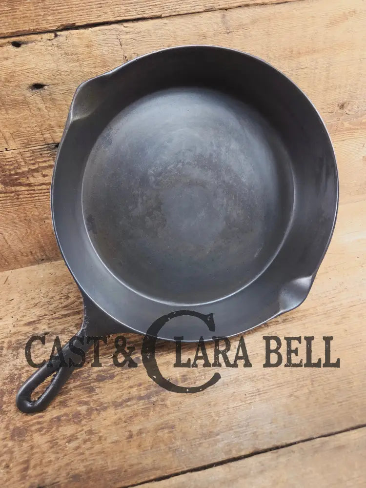 Gorgeous early 1900’s Wapak #9 (#102) cast iron skillet. Made with Erie pattern restored and Ready to Use! Skillet