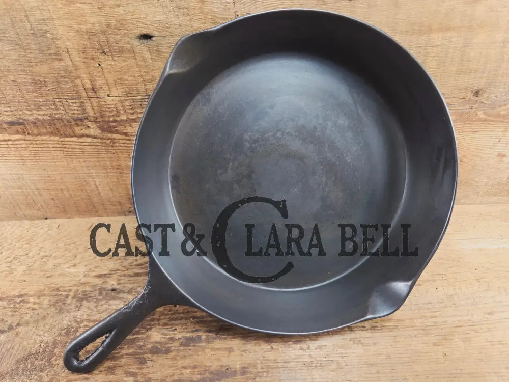 Gorgeous early 1900’s Wapak #9 (#102) cast iron skillet. Made with Erie pattern restored and Ready to Use! Skillet
