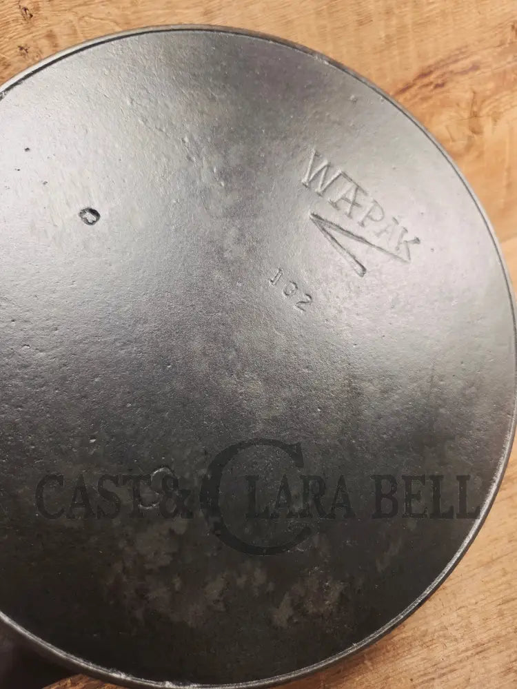 Gorgeous early 1900’s Wapak #9 (#102) cast iron skillet. Made with Erie pattern restored and Ready to Use! Skillet