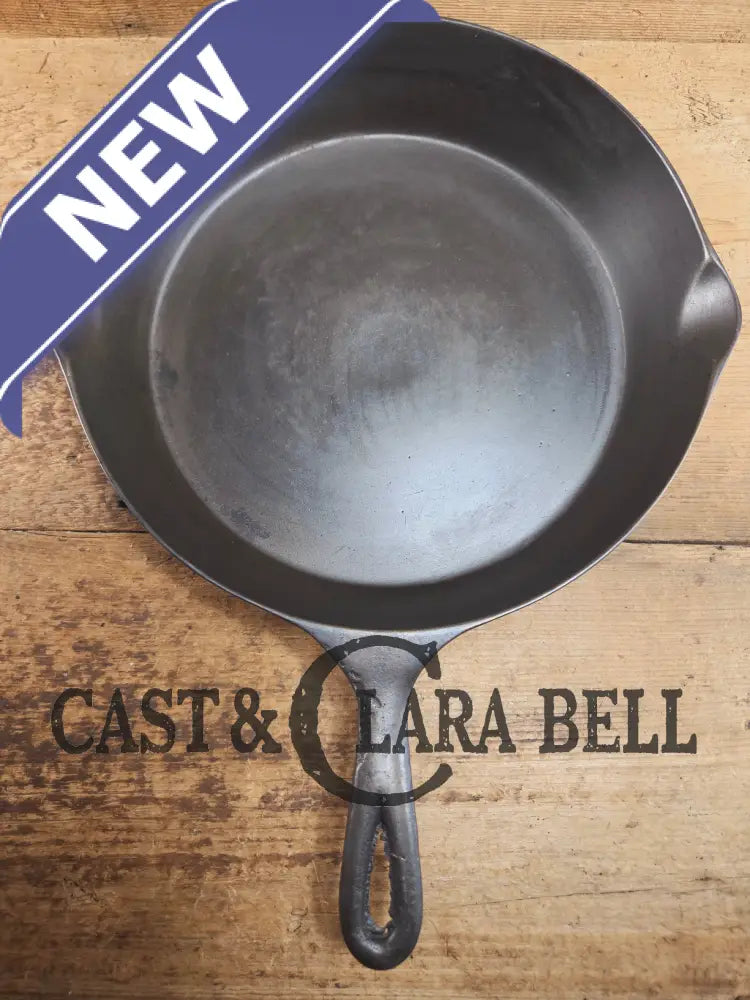 Gorgeous early 1900’s Wapak #9 (#102) cast iron skillet. Made with Erie pattern restored and Ready to Use! Skillet