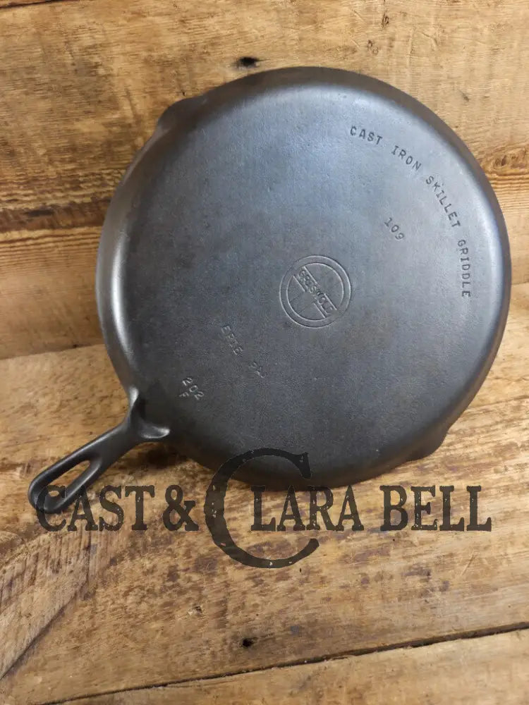 GORGEOUS. Griswold #109 Cast Iron Skillet Griddle with Small Block Logo 202 Bakeware