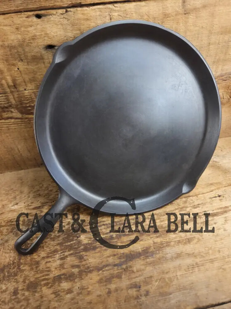 GORGEOUS. Griswold #109 Cast Iron Skillet Griddle with Small Block Logo 202 Bakeware