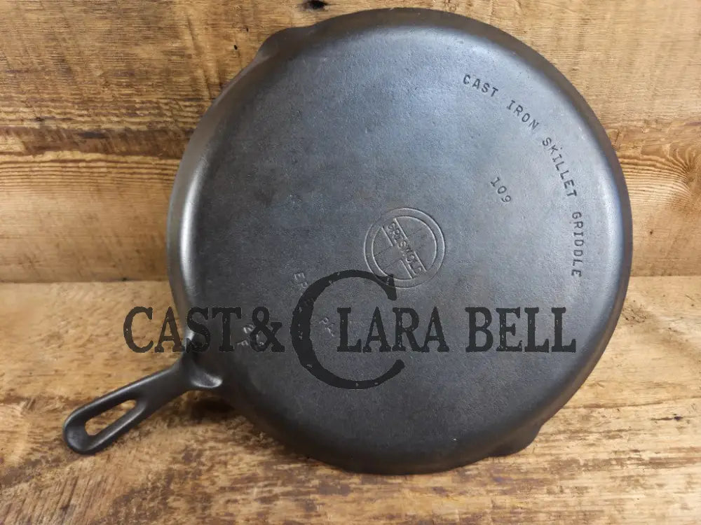 GORGEOUS. Griswold #109 Cast Iron Skillet Griddle with Small Block Logo 202 Bakeware
