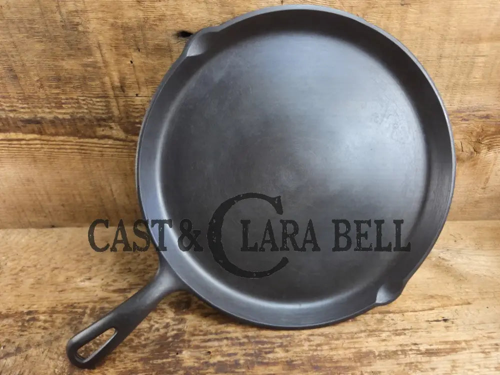 GORGEOUS. Griswold #109 Cast Iron Skillet Griddle with Small Block Logo 202 Bakeware