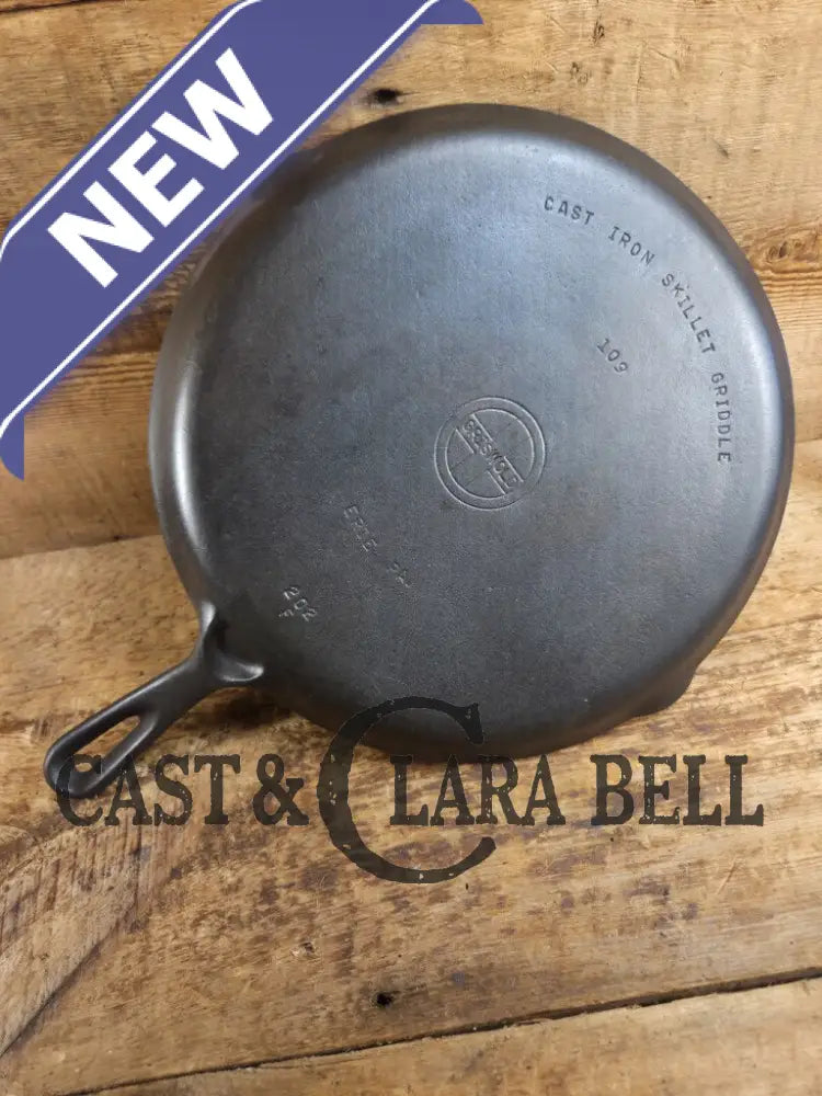 GORGEOUS. Griswold #109 Cast Iron Skillet Griddle with Small Block Logo 202 Bakeware