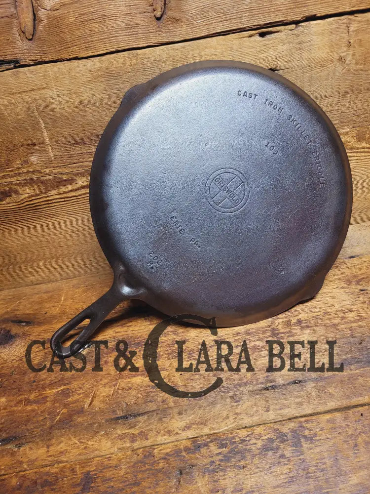 Gorgeous. Griswold #109 Cast Iron Skillet Griddle With Small Block Logo 202 Bakeware