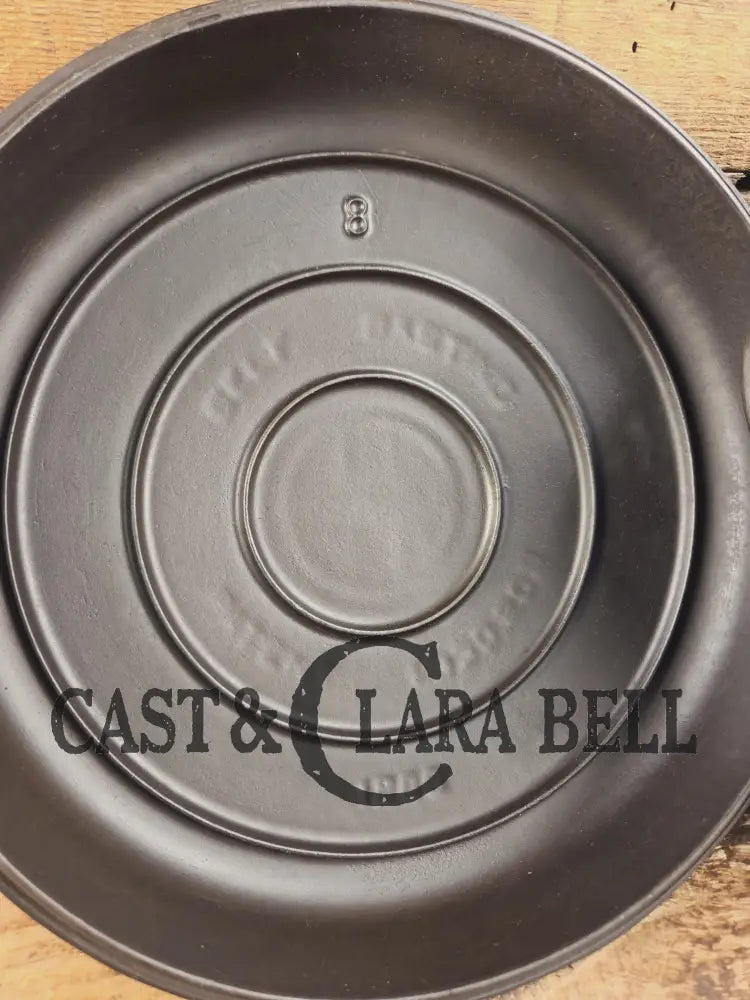 Gorgeous Griswold #8 Tite-Top Dutch Oven Erie PA USA p/n 1278 C with Button Top Logo Lid. Great for soups stews and