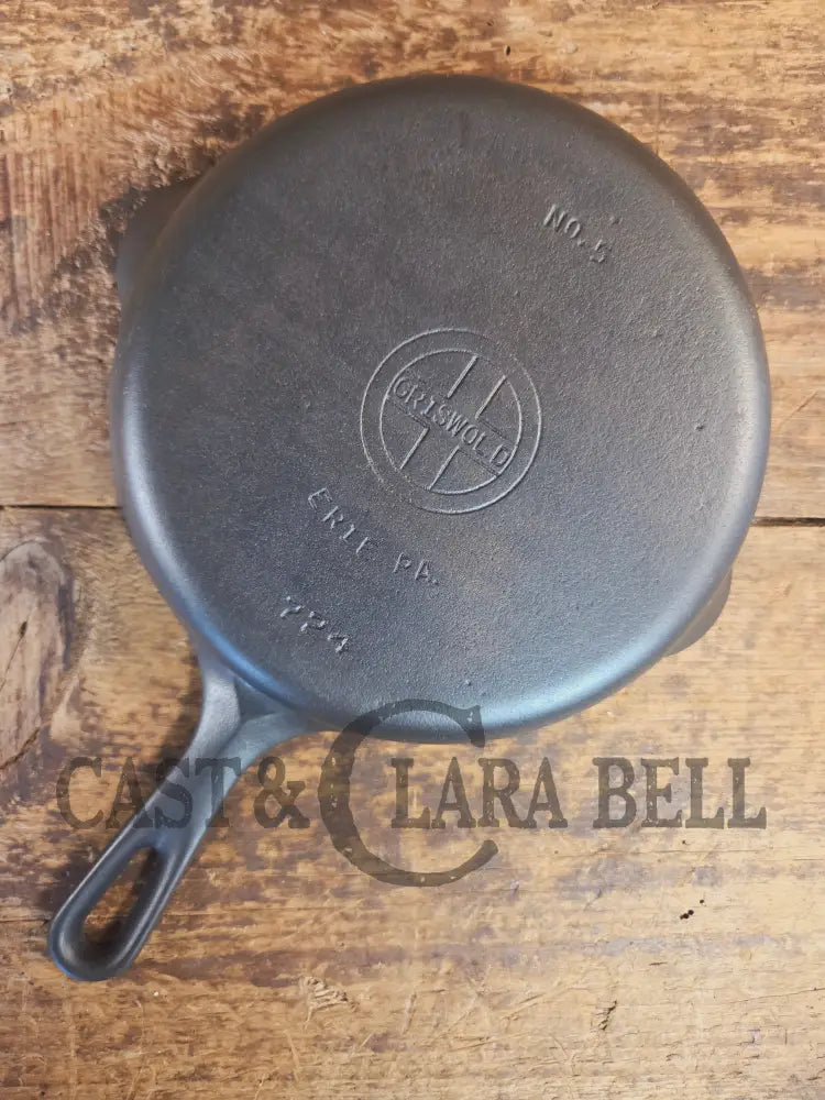 Gorgeous! Griswold No. 5 Cast Iron Skillet with Small Block Logo and Smooth Bottom 724 - Skillet