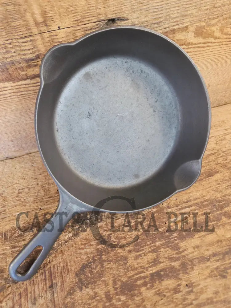 Gorgeous! Griswold No. 5 Cast Iron Skillet with Small Block Logo and Smooth Bottom 724 - Skillet