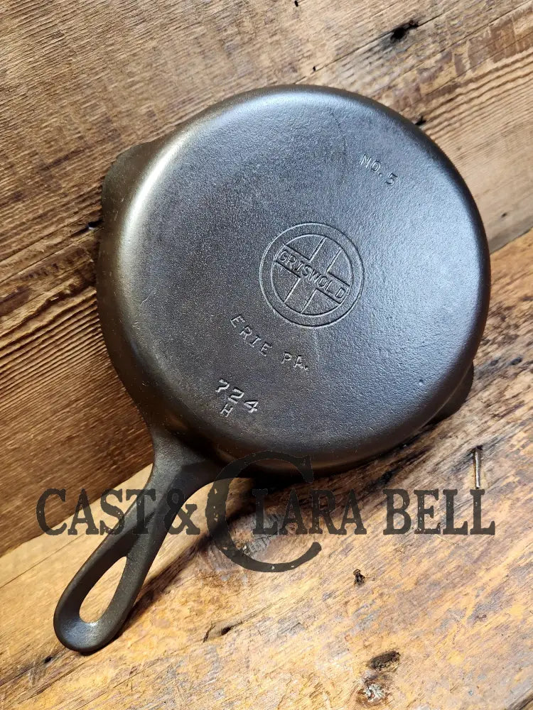 Gorgeous! Griswold No. 5 Cast Iron Skillet With Small Block Logo And Smooth Bottom 724 H