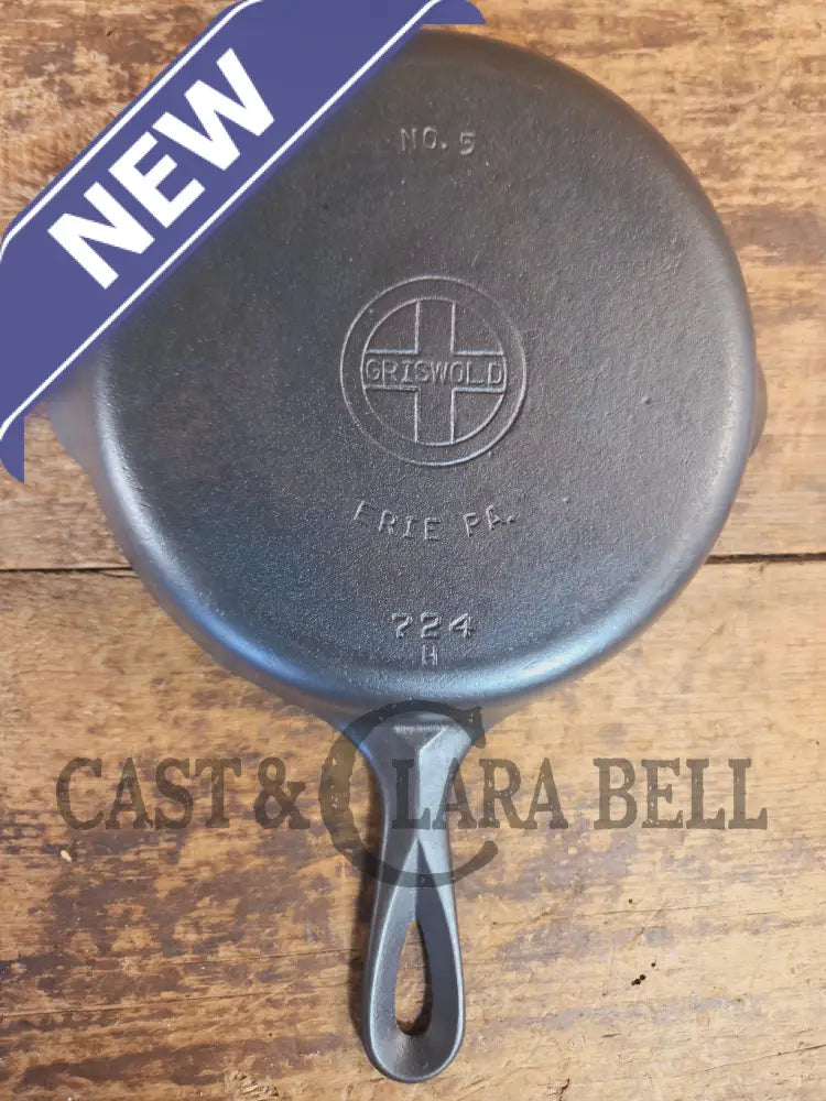 Gorgeous! Griswold No. 5 Cast Iron Skillet with Small Block Logo and Smooth Bottom 724 H - Skillet