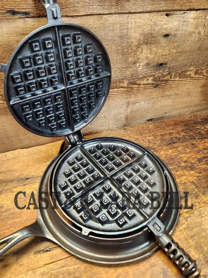 Gorgeous! Hard To Find 1930’S Griswold #9! Waffle Iron With Short Base. Waffle Iron