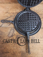 Gorgeous! Hard to Find 1930’s Griswold #9 waffle iron with short base. Paddles 979/980 Base 978 Waffle Iron