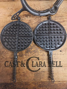 Gorgeous! Hard to Find 1930’s Griswold #9 waffle iron with short base. Paddles 979/980 Base 978 Waffle Iron