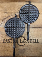 Gorgeous! Hard to Find EARLY 1900’s (Erie Logo Era) Griswold New American RAISED letter style #9 Waffle Iron! Paddles