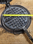 Gorgeous! Hard to Find EARLY 1900’s (Erie Logo Era) Griswold New American RAISED letter style #9 Waffle Iron! Paddles