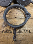 Gorgeous! Hard to Find EARLY 1900’s (Erie Logo Era) Griswold New American RAISED letter style #9 Waffle Iron! Paddles