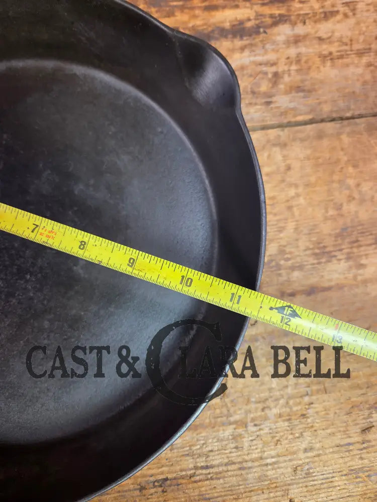 Gorgeous HTF Favorite Stove and Range made Puritan No. 10 Skillet Skillet