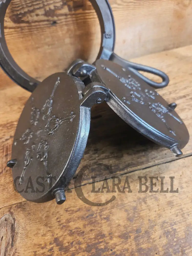 Gorgeous! Mid 1800’s #8-9 Decorative A&J Cox Inc Philadelphia PA cast waffle iron - Waffle Iron