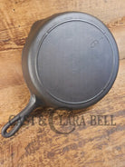 Gorgeous Mid 1900’s Lodge #6 Skillet with Three Notch Heat Ring with ’7 and 5’’ makers mark. Perfect for saute & sides