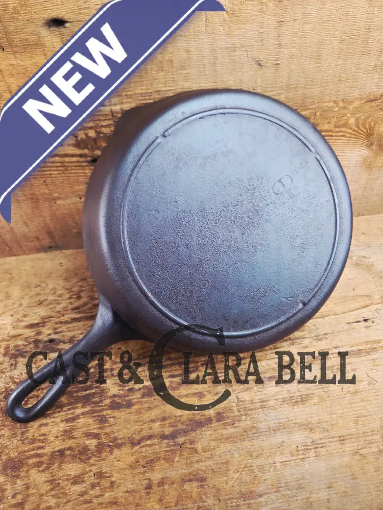 Gorgeous Mid 1900’s Lodge #6 Skillet with Three Notch Heat Ring with ’JB’ makers mark. Perfect for saute & sides (Copy)