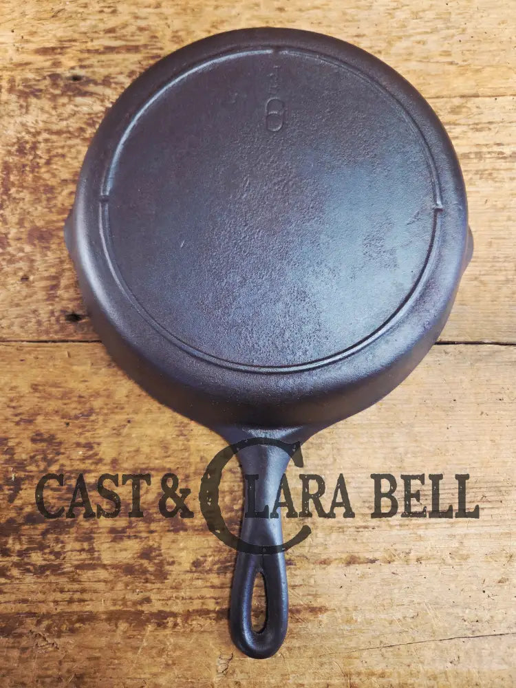 Gorgeous Mid 1900’s Lodge #6 Skillet with Three Notch Heat Ring with ’JB’ makers mark. Perfect for saute & sides (Copy)