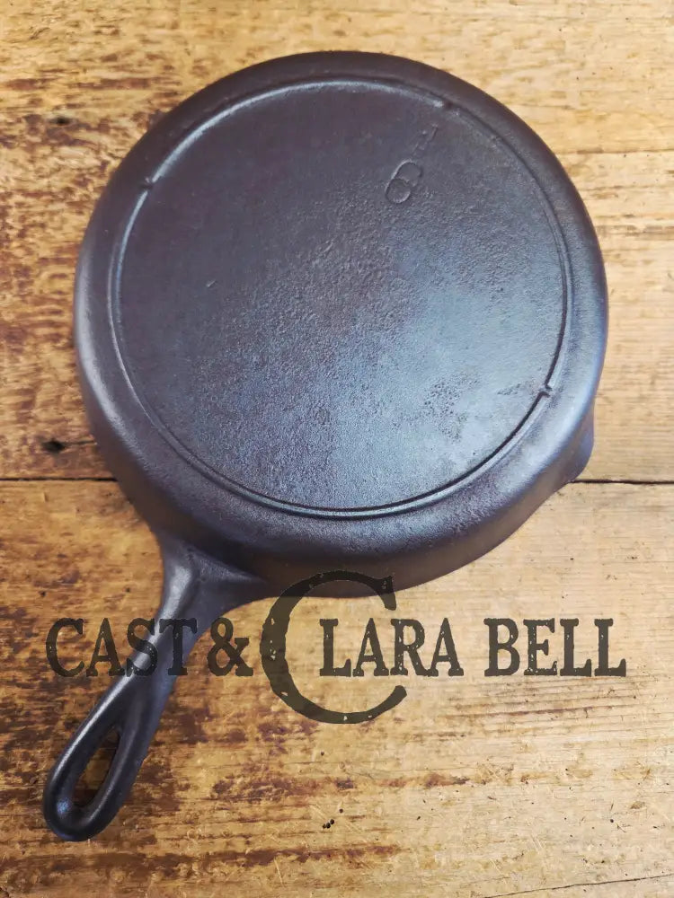 Gorgeous Mid 1900’s Lodge #6 Skillet with Three Notch Heat Ring with ’JB’ makers mark. Perfect for saute & sides (Copy)