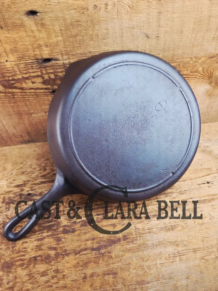 Gorgeous Mid 1900’s Lodge #6 Skillet with Three Notch Heat Ring with ’JB’ makers mark. Perfect for saute & sides (Copy)
