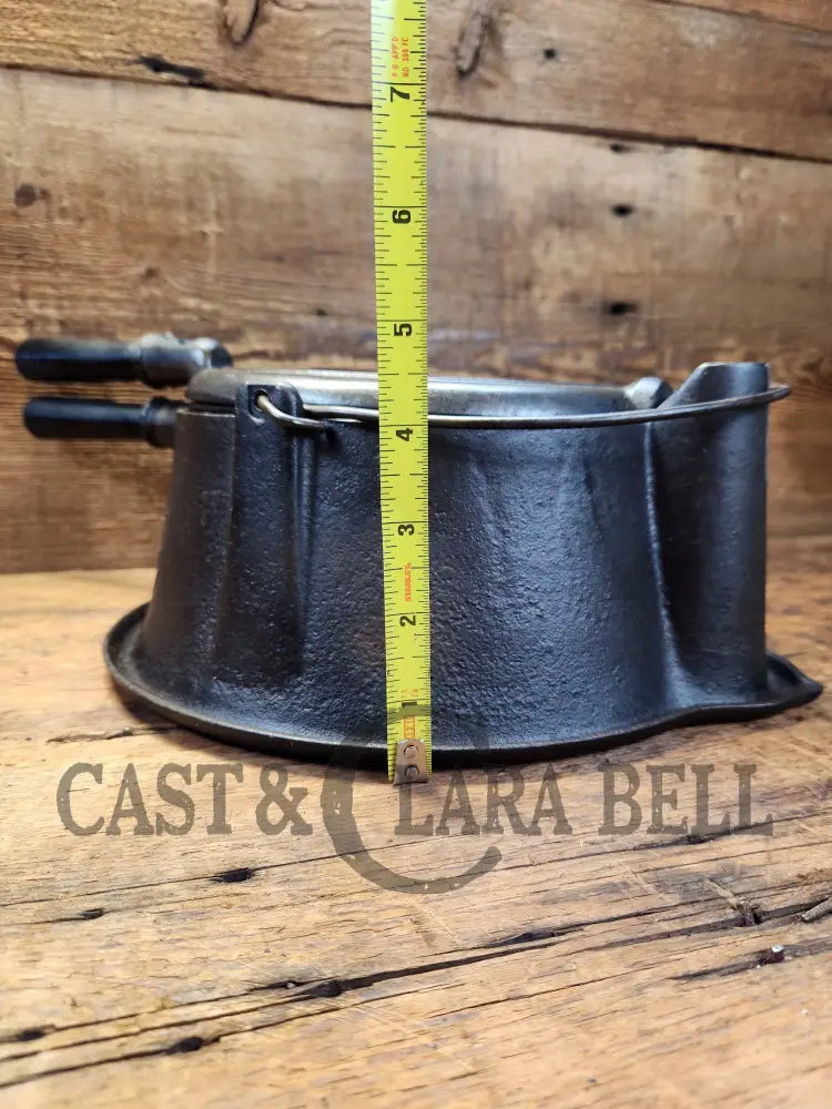 Gorgeous Original Complete Favorite Piqua Tall Base Waffle Iron. Est 1920’S And Makes Crispy