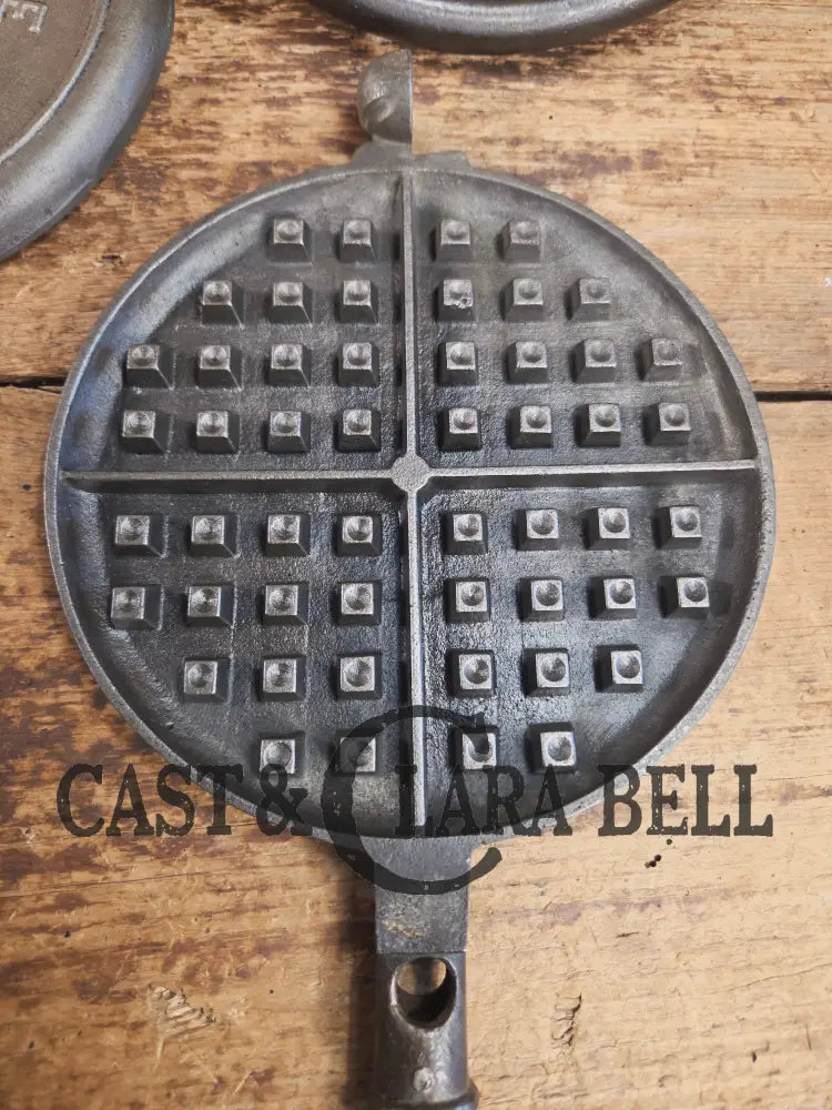 Gorgeous original complete Favorite Piqua tall base waffle iron. Est 1920’s and makes crispy waffles! (Copy) Waffle Iron