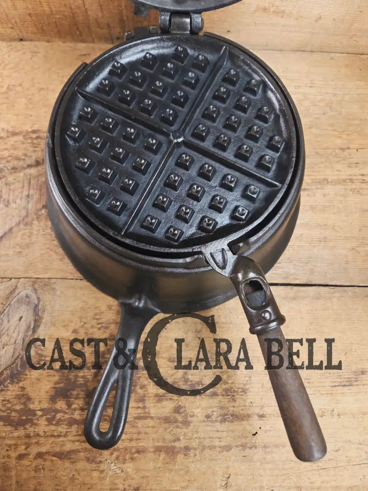 Gorgeous original complete Favorite Piqua tall base waffle iron. Hard to Find Est 1920’s and makes crispy waffles!