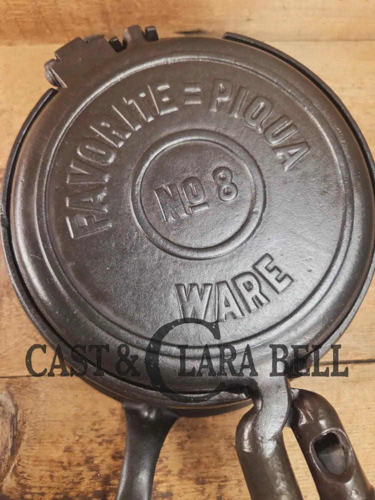 Gorgeous original complete Favorite Piqua tall base waffle iron. Hard to Find Est 1920’s and makes crispy waffles!