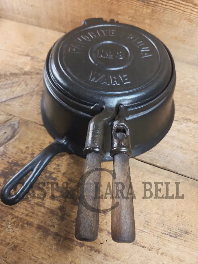 Gorgeous original complete Favorite Piqua tall base waffle iron. Hard to Find Est 1920’s and makes crispy waffles!