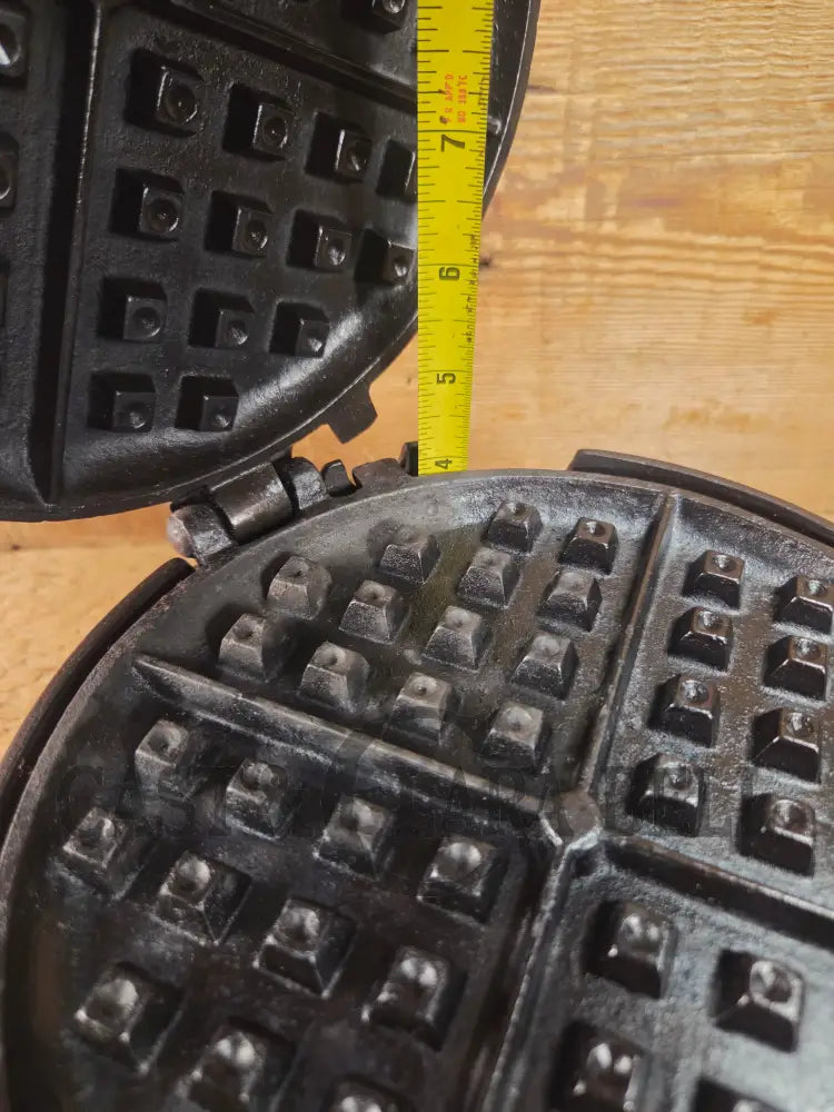 Gorgeous original complete Favorite Piqua tall base waffle iron. Hard to Find Est 1920’s and makes crispy waffles!