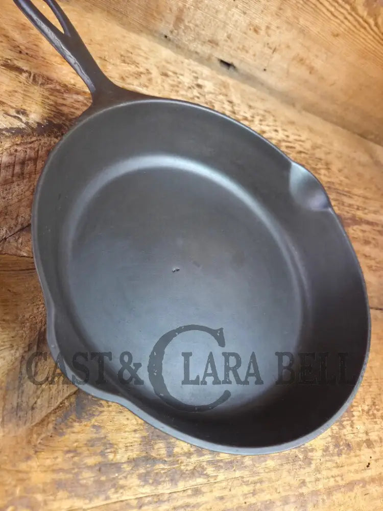 Gorgeous!! Very early 1910’s Griswold #7 Skillet with Heat Ring and Large Slant Logo ’Erie,’ 701 A Skillet