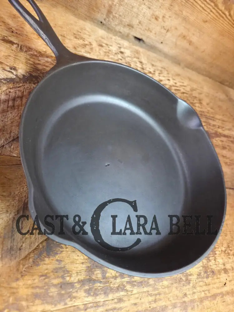 Gorgeous!! Very early 1910’s Griswold #7 Skillet with Heat Ring and Large Slant Logo ’Erie,’ 701 A Skillet