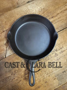 Gorgeous!! Very early 1910’s Griswold #8 Skillet with Heat Ring and Large Slant Logo ’Erie PA USA,’ 701 Skillet