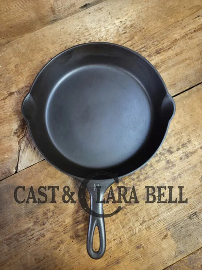 Gorgeous!! Very early 1910’s Griswold #8 Skillet with Heat Ring and Large Slant Logo ’Erie PA USA,’ 701 Skillet