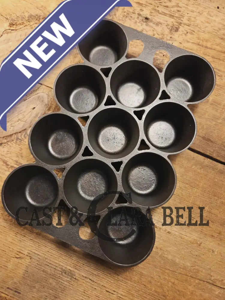 Great collectors piece! Griswold made Sears and Roebuck & Co. ’Best Made’ No. 10 Popover pan. Very cool! Bakeware