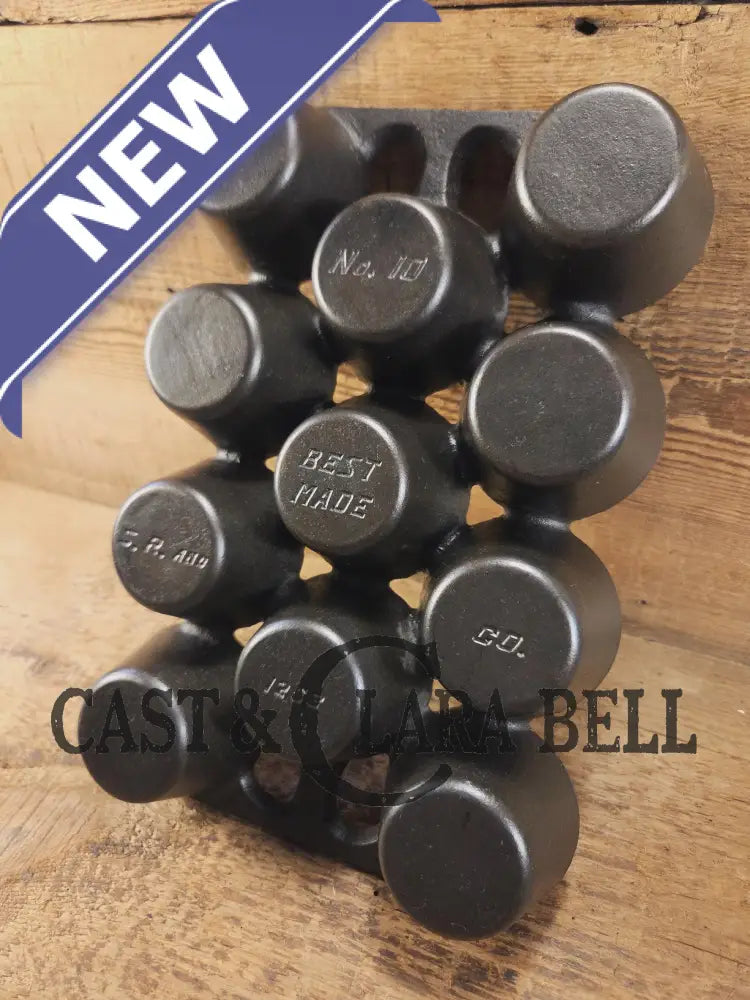 Great collectors piece! Griswold made Sears and Roebuck & Co. ’Best Made’ No. 10 Popover pan. Very cool! Bakeware