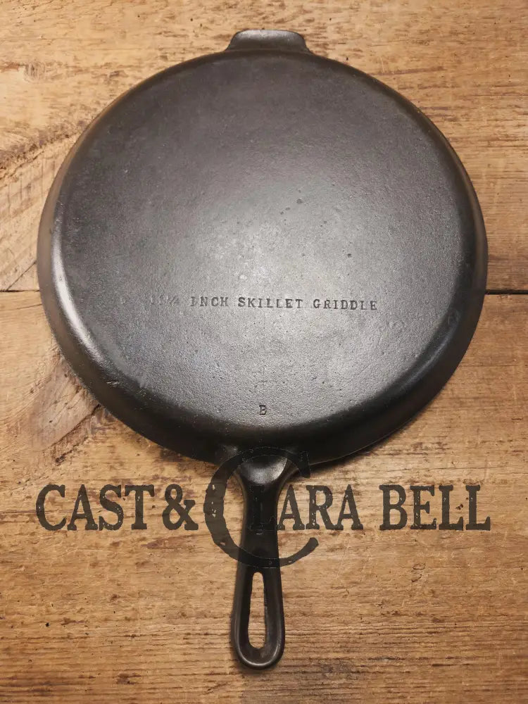 Great daily user! 1950’s Wagner Ware Skillet Griddle. 11 1/4 Inches. Perfect for grilled cheese nachos and more.