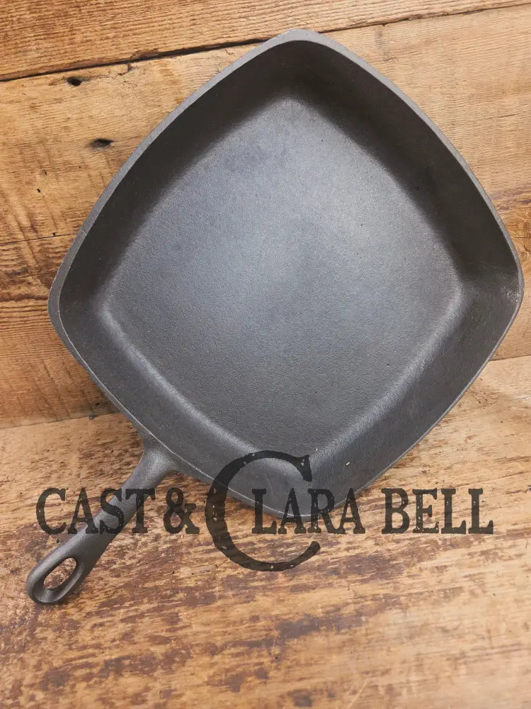 Great daily workhorse! 1950’s era Birmingham (BSR) Stove & Range cast iron square fryer skillet Skillet